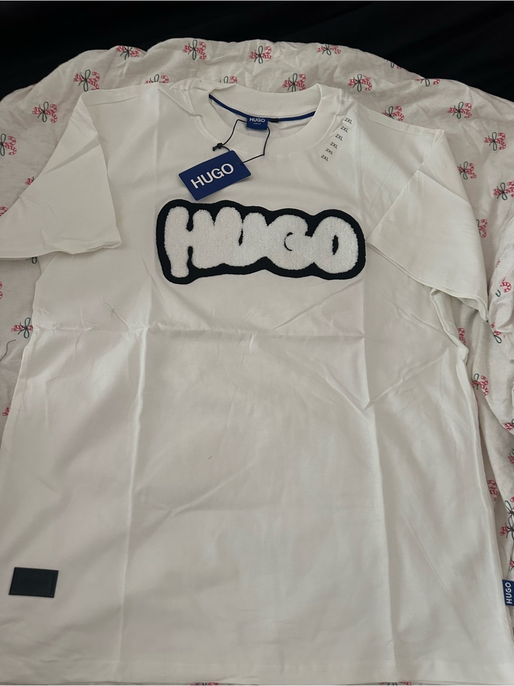 HUGO White men’s T-Shirt with Black-Trimmed Logo Patch
